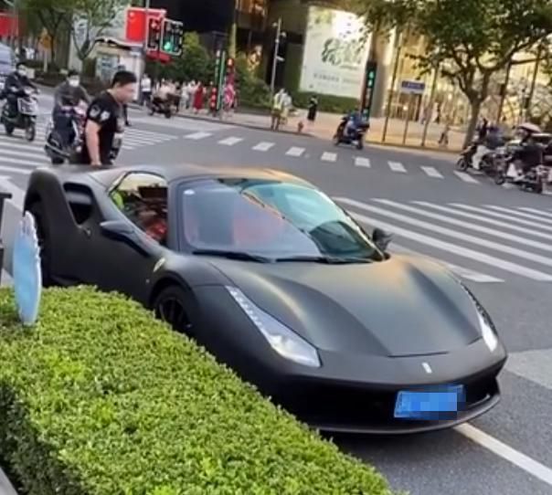 繼奪冠送法拉利後 Pdd再購入豪車 還打算招個老司機 遊戲内參